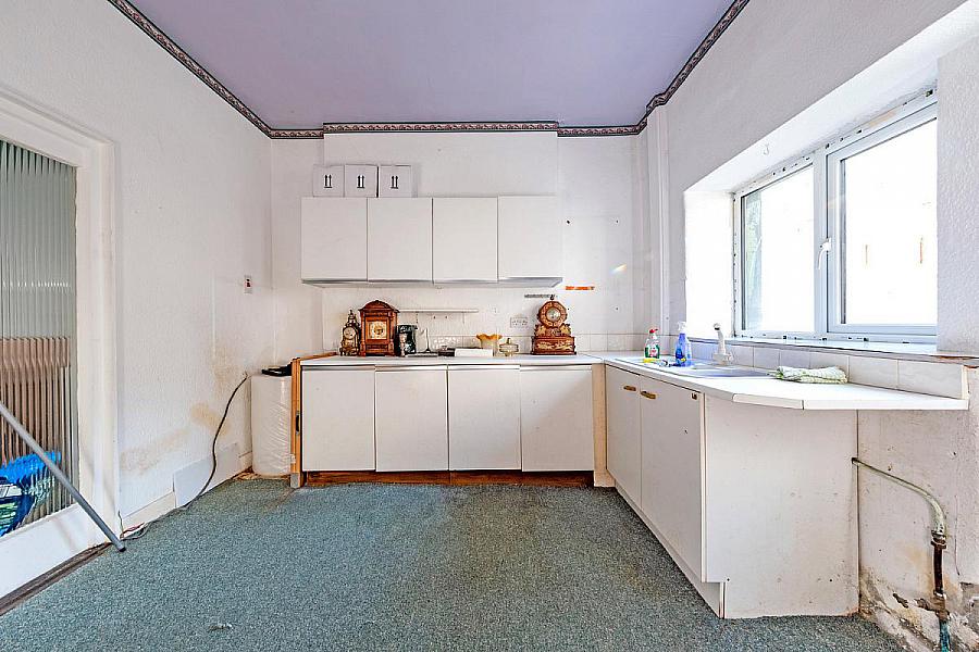 86 Main Street & 2 Bath Street