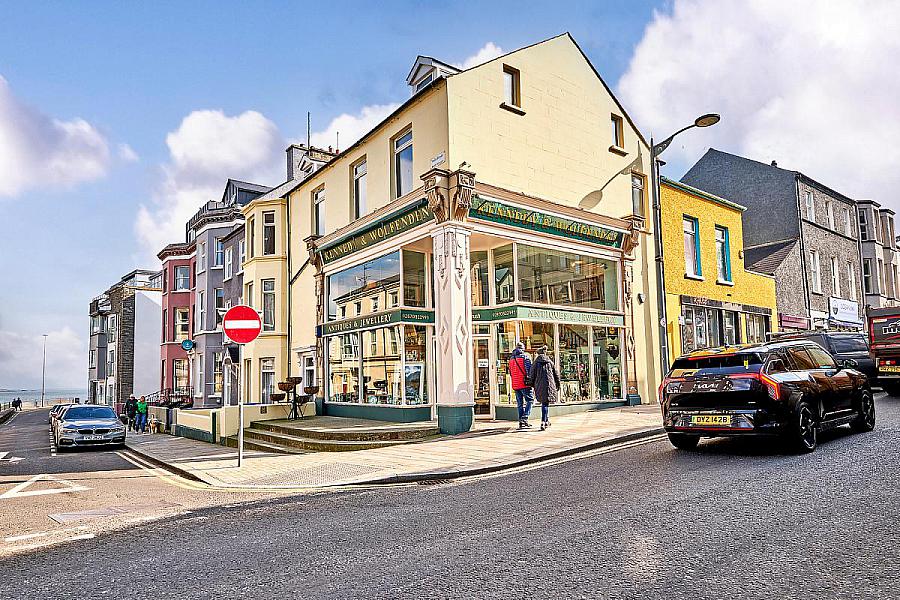 86 Main Street & 2 Bath Street