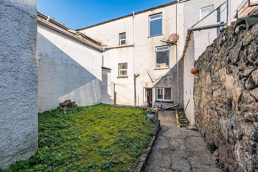 86 Main Street & 2 Bath Street