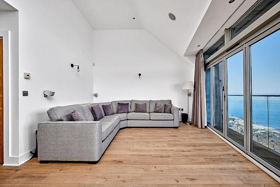 11 Ecosse, Kinora Terrace