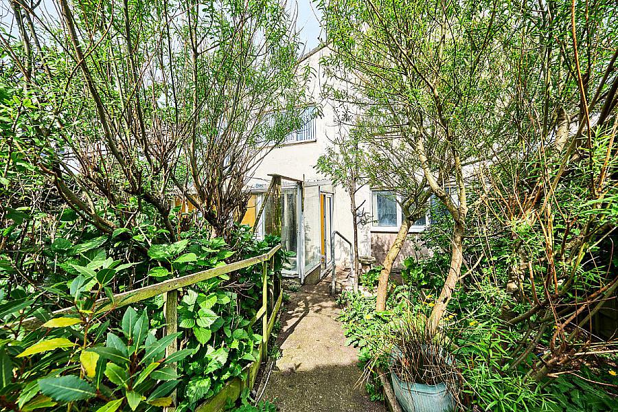 23 Lansdowne Crescent