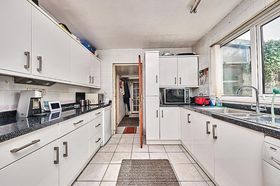 23 Lansdowne Crescent