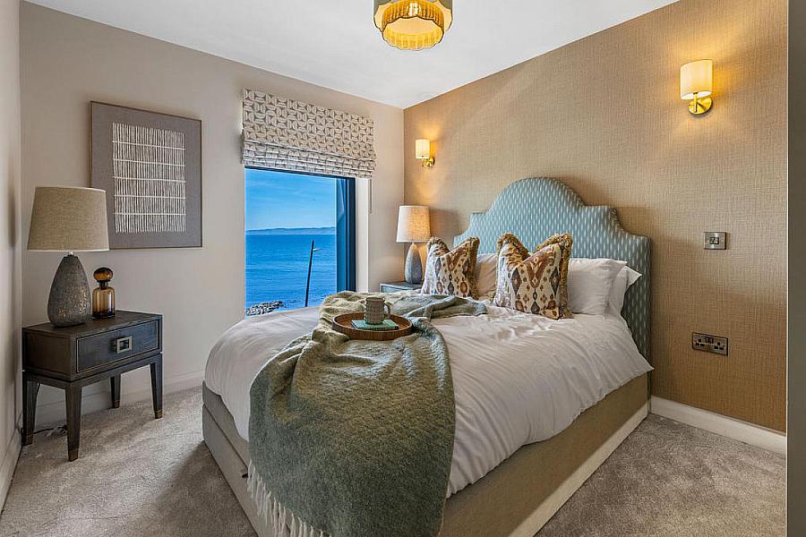 Apartment 5, 17 The Promenade