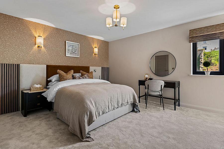 Apartment 5, 17 The Promenade