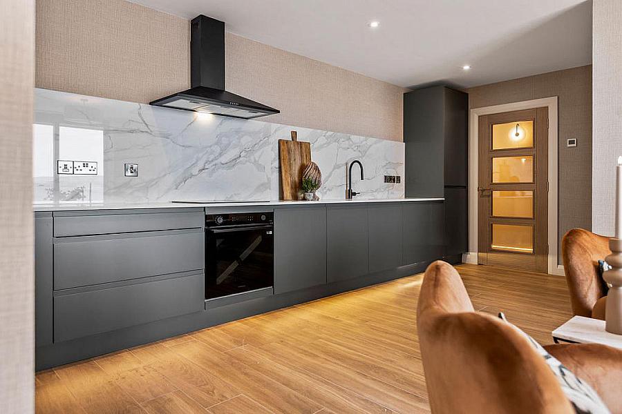 Apartment 5, 17 The Promenade