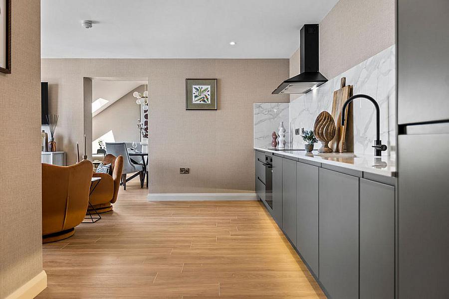 Apartment 5, 17 The Promenade