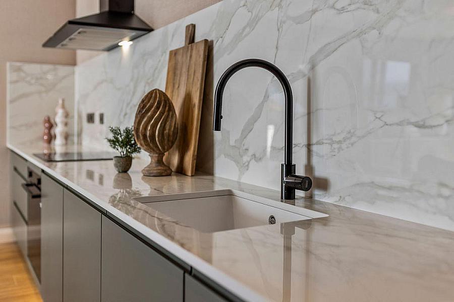 Apartment 5, 17 The Promenade