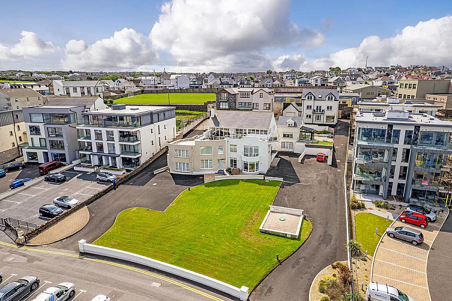 Flat 3, The Crescent