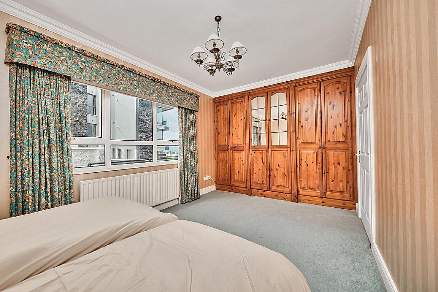 Flat 3, The Crescent