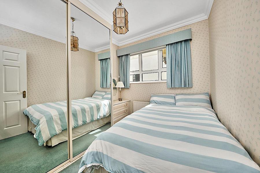 Flat 3, The Crescent