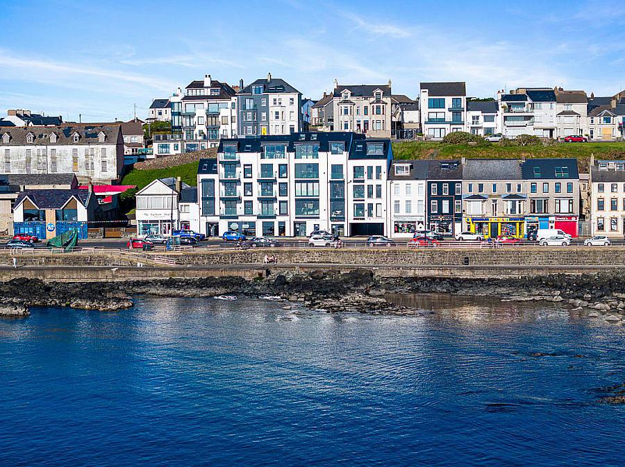 Apartment 4, 17 The Promenade