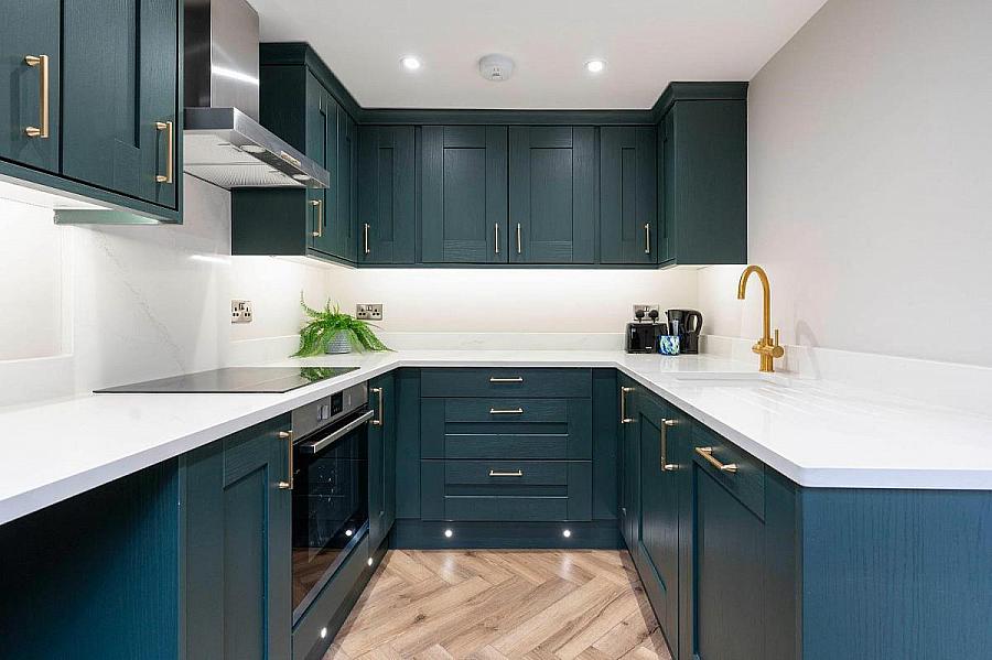 Apt 4, 37 West, 16 Ramore Street