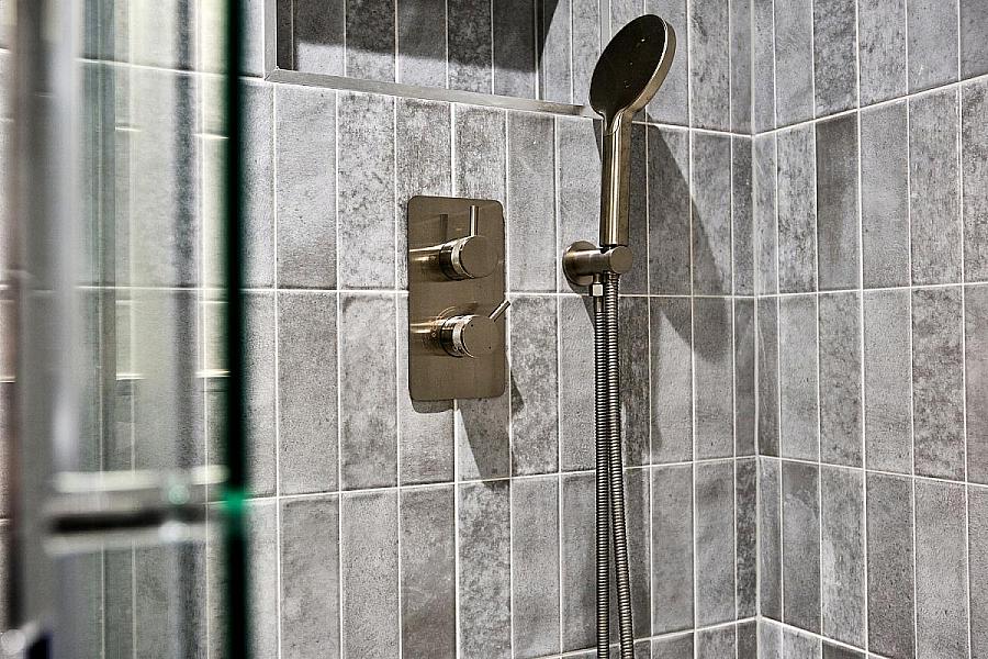 Apartment 6, 18 The Promenade