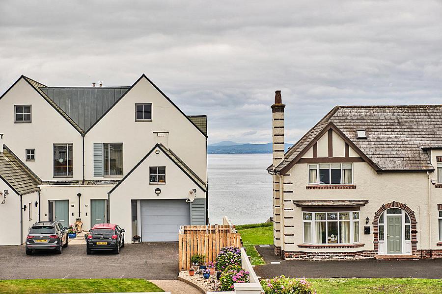 6 The Links, Strand Road