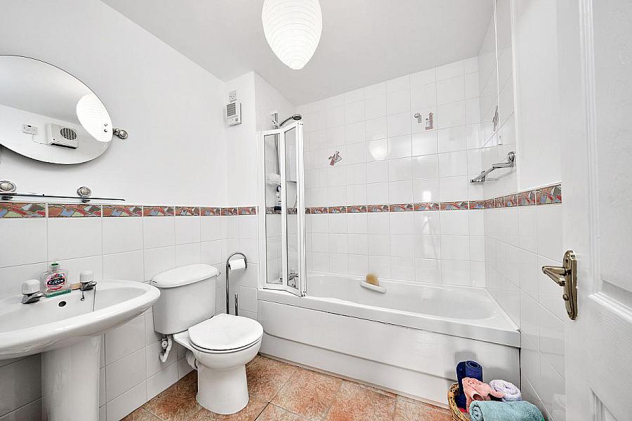 6 The Links, Strand Road