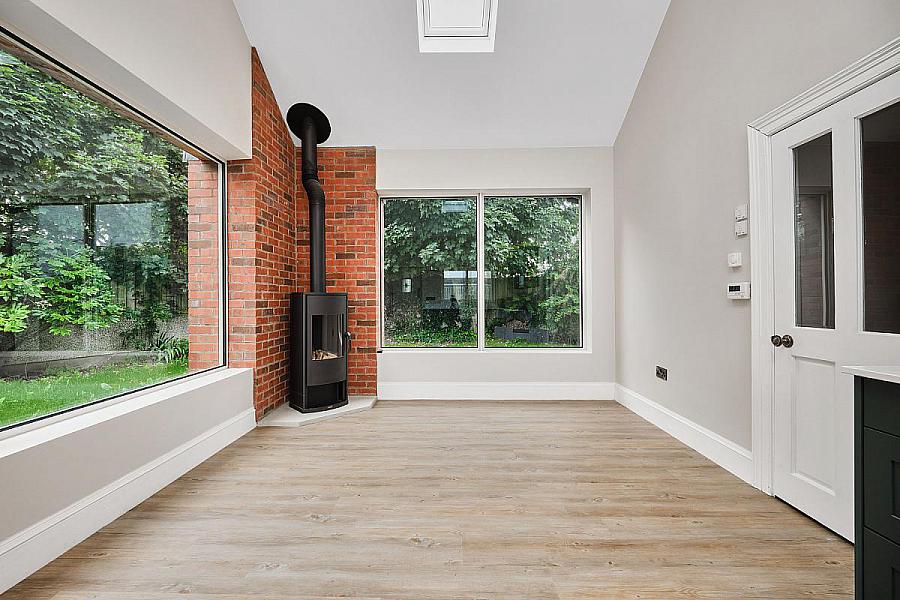 10 Queenora Avenue & Seperate Annex