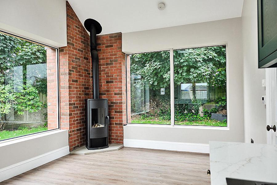 10 Queenora Avenue & Seperate Annex