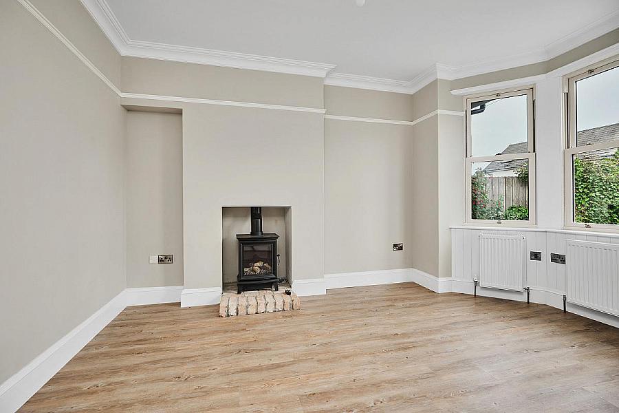 10 Queenora Avenue & Seperate Annex