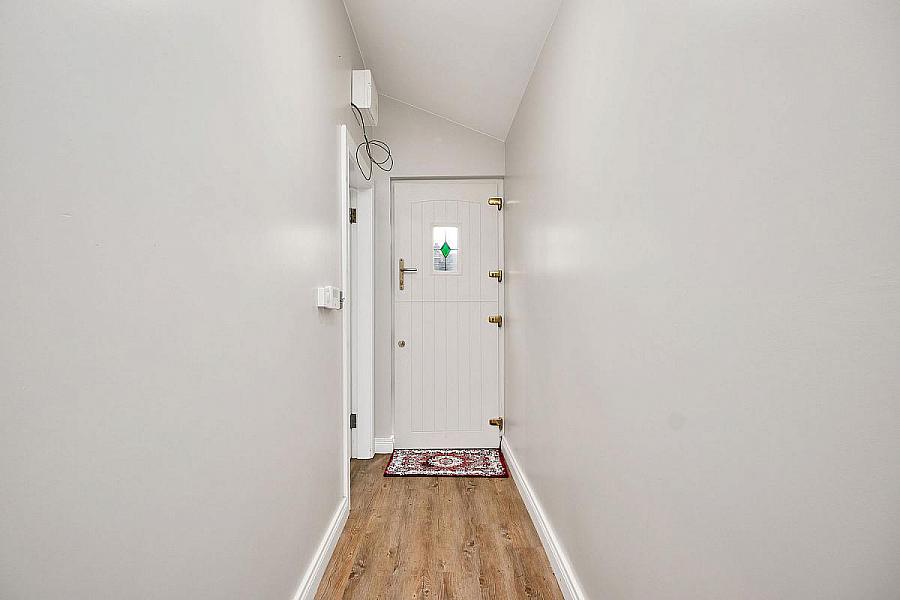 10 Queenora Avenue & Seperate Annex