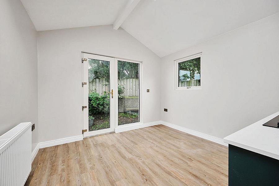 10 Queenora Avenue & Seperate Annex