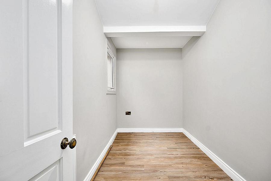 10 Queenora Avenue & Seperate Annex