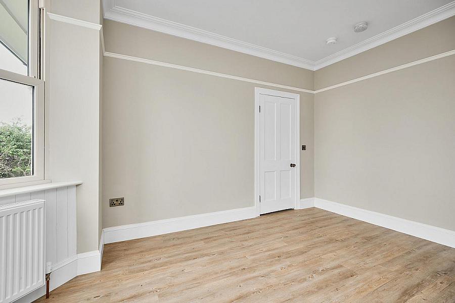 10 Queenora Avenue & Seperate Annex