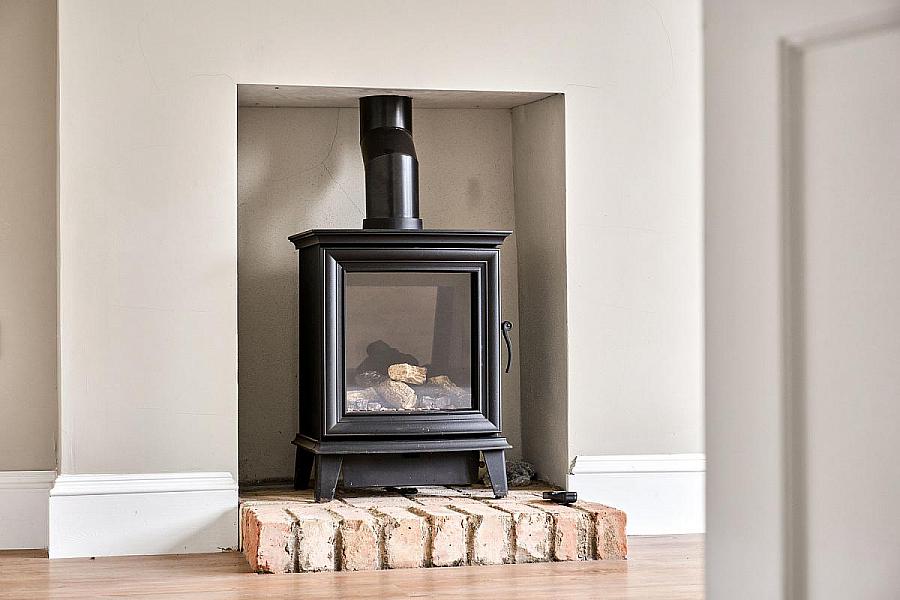 10 Queenora Avenue & Seperate Annex