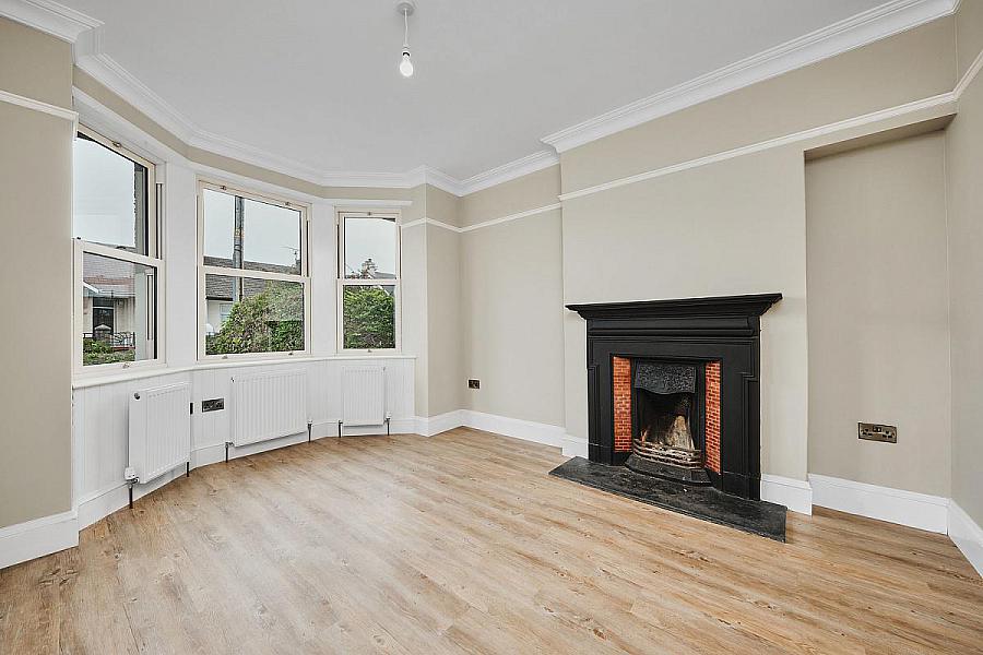 10 Queenora Avenue & Seperate Annex