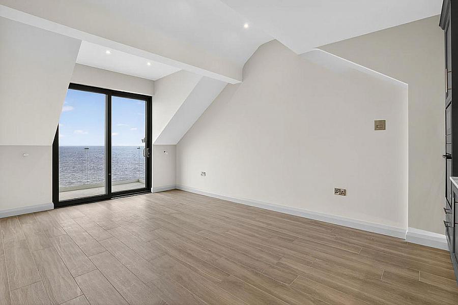 Apartment 6, 17 The Promenade