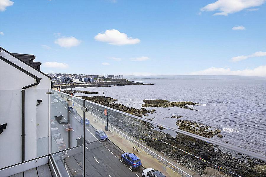 Apartment 6, 17 The Promenade