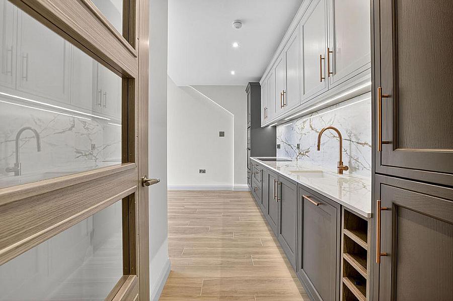 Apartment 6, 17 The Promenade