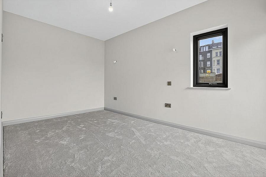 Apartment 6, 17 The Promenade