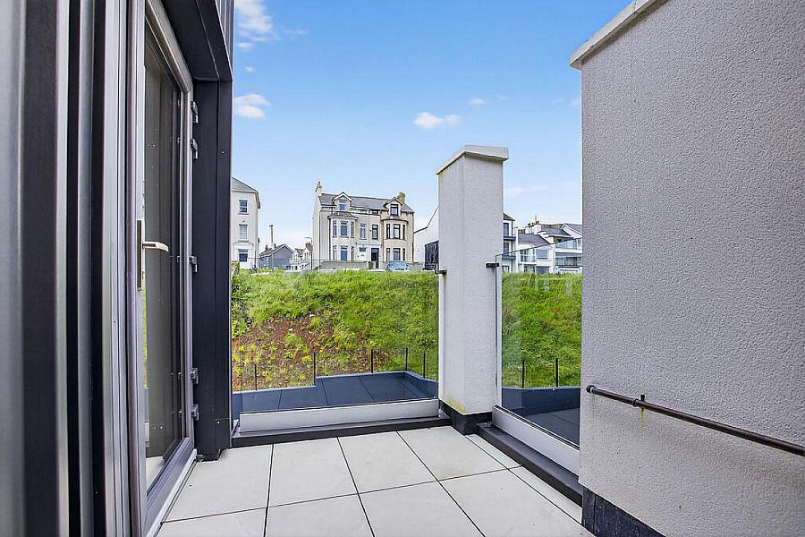 Apartment 6, 17 The Promenade