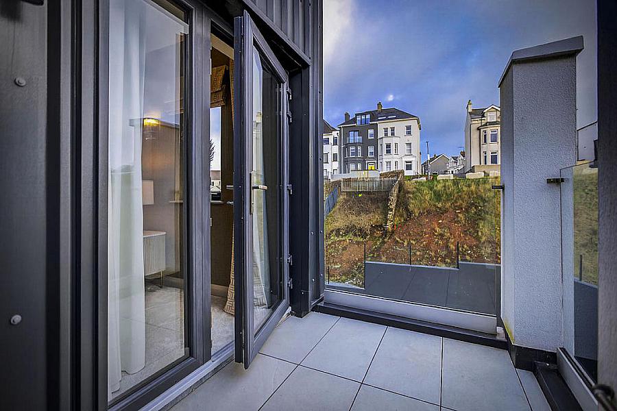 Apartment 6, 17 The Promenade