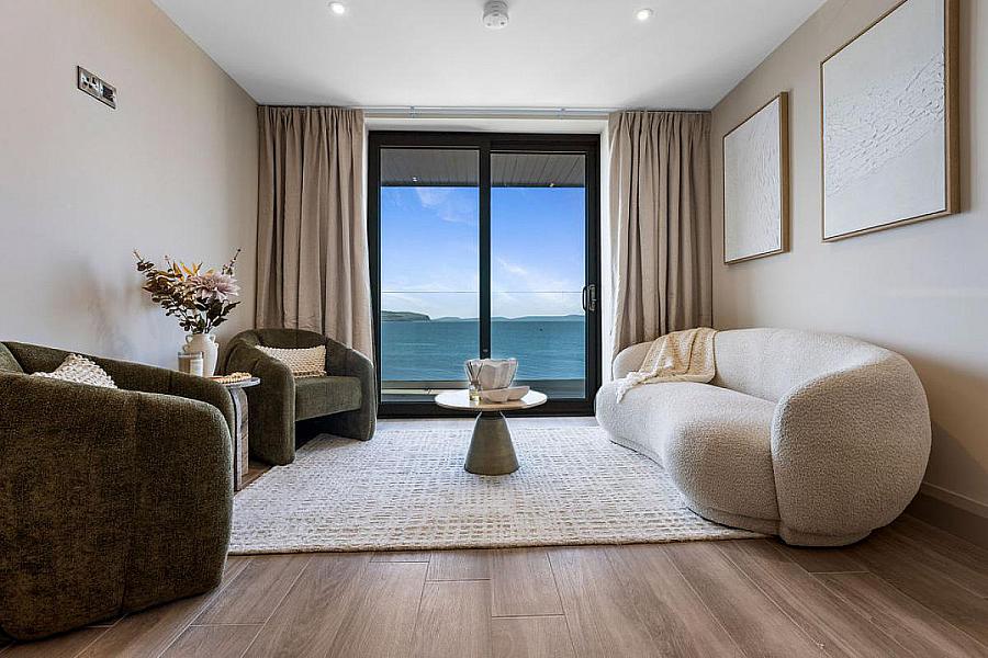 Apartment 2, 17 The Promenade