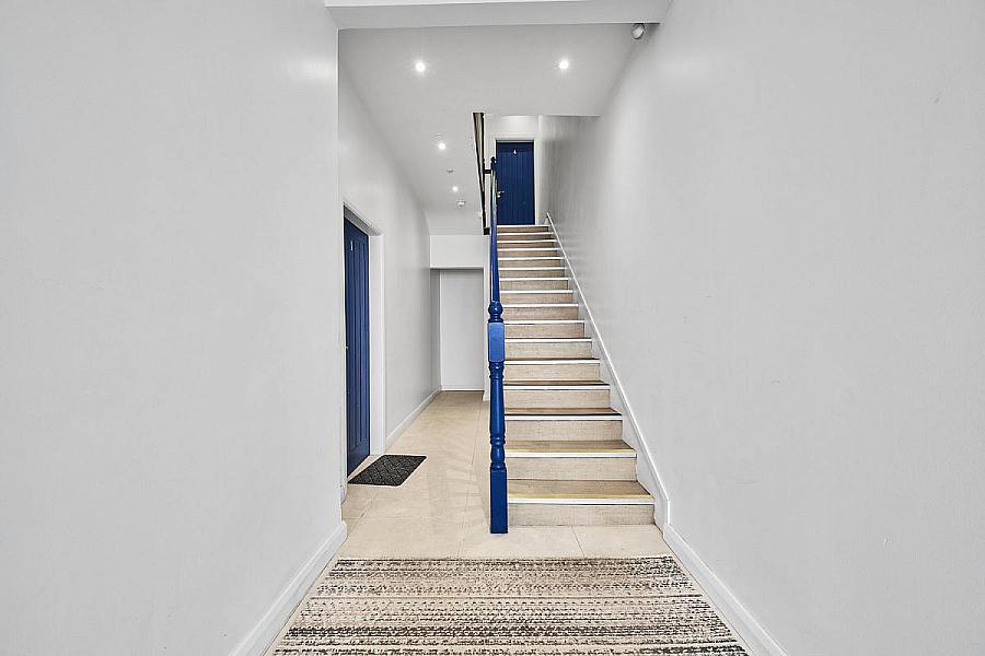 Apartment 6, 97 Eglinton Street