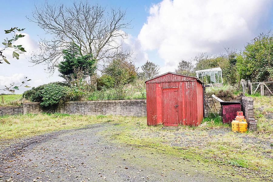 10 Maddy Benny Park & Site Of Former Dwellng At 12 Maddybenny Park