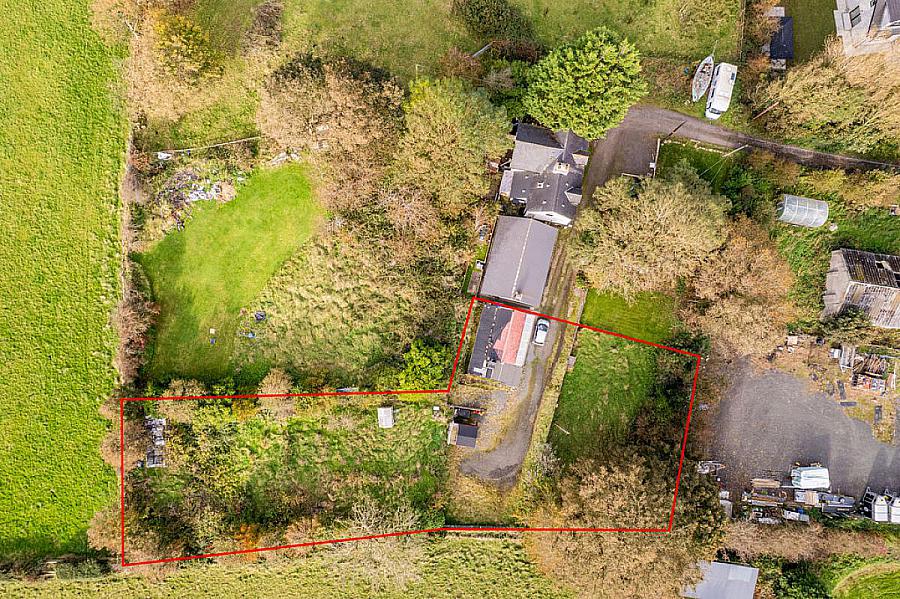 10 Maddy Benny Park & Site Of Former Dwellng At 12 Maddybenny Park