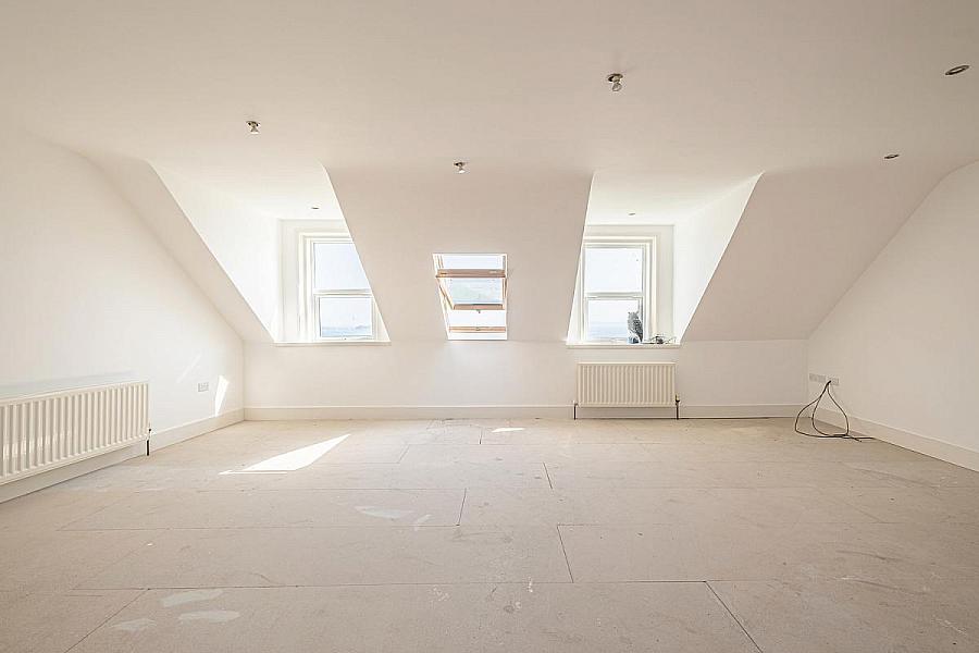 Apt 4, 16 Lansdowne Crescent