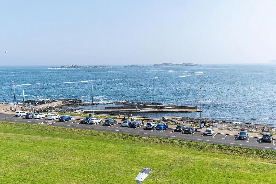 Apt 4, 16 Lansdowne Crescent