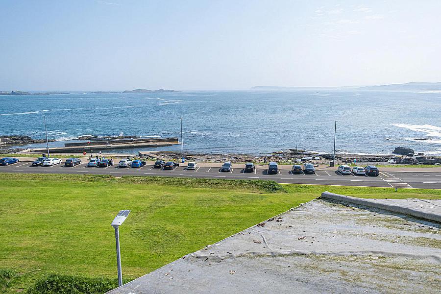 Apt 4, 16 Lansdowne Crescent