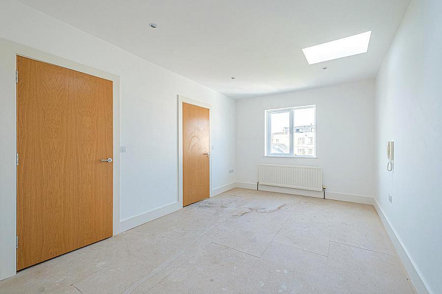 Apt 4, 16 Lansdowne Crescent