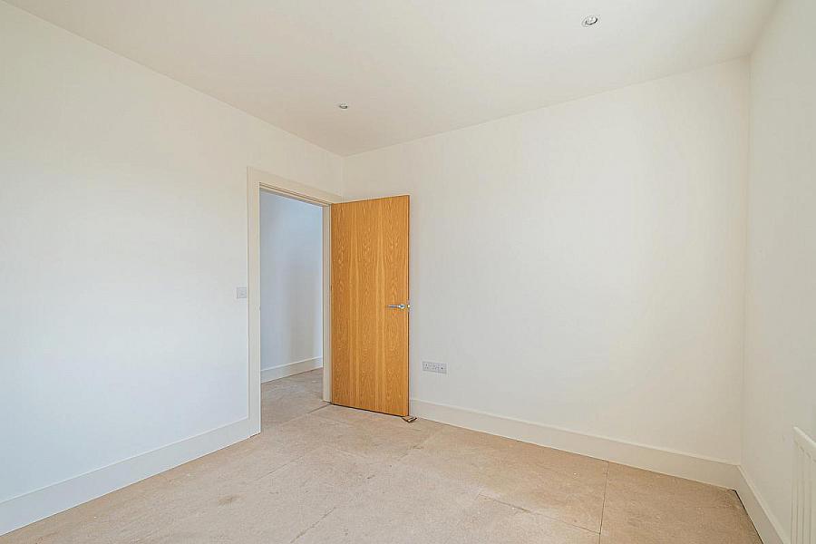 Apt 4, 16 Lansdowne Crescent