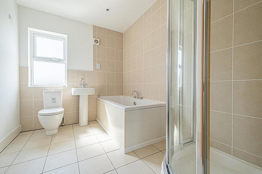 Apt 4, 16 Lansdowne Crescent