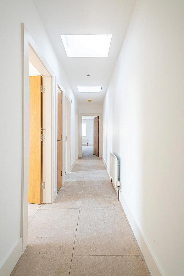 Apt 4, 16 Lansdowne Crescent