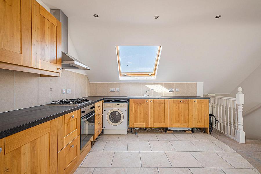 Apt 4, 16 Lansdowne Crescent