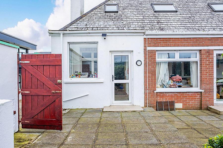 16 Bayhead Road, Portballintrae