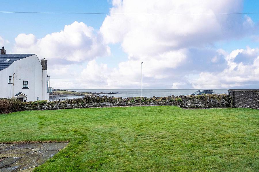 16 Bayhead Road, Portballintrae
