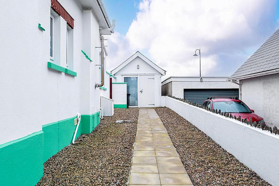 16 Bayhead Road, Portballintrae