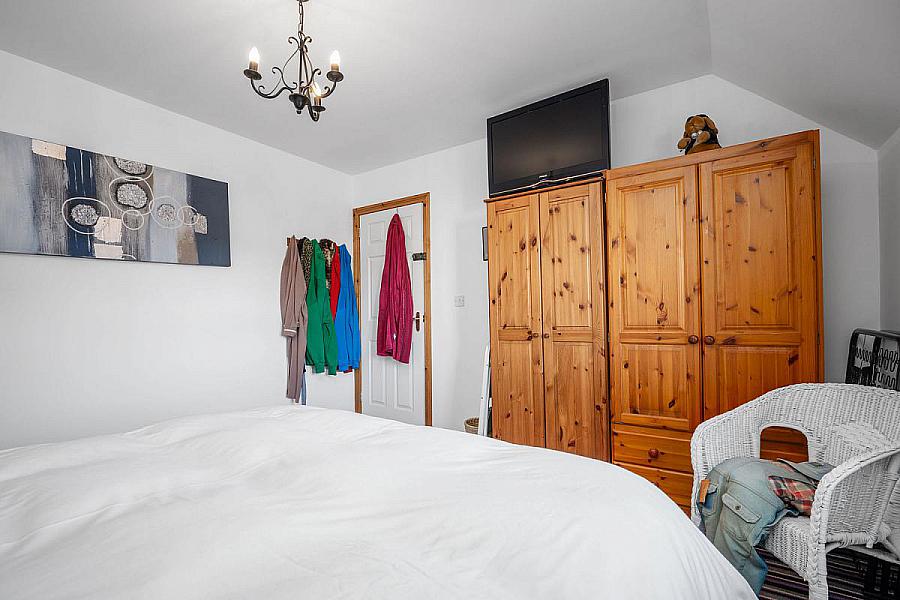 21B Glenmanus Village